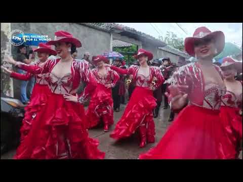 Hermosas Vaqueritas de San Vicente en Desfile Apastepeque