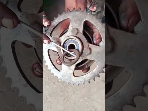 Bike Garari Hub Bearing Problem And Replacement | Honda CD 70 Chain Noise bearing number 6203