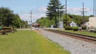 preview picture of video 'CSX G102-06 in Cowan,TN With CSX Cowan Helpers'