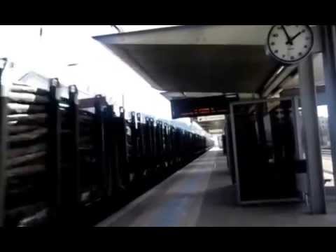 Comboio de madeira na estação de pombal