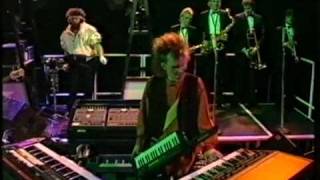 Howard Jones - Things can only get Better + Look Mama (live)