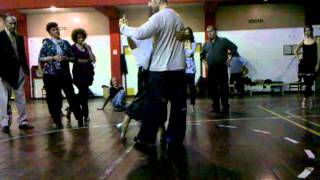 Marcelo La Valle y Mariela Pandelo, clase de tango en La Viruta (29-05-2011)