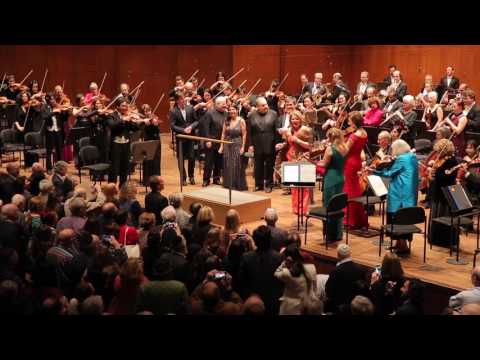 レネ・フレミングがアラン・ギルバートに「ハッピーバースデー」をプレゼント (Renée Fleming Leads "Happy Birthday" to Alan Gilbert)