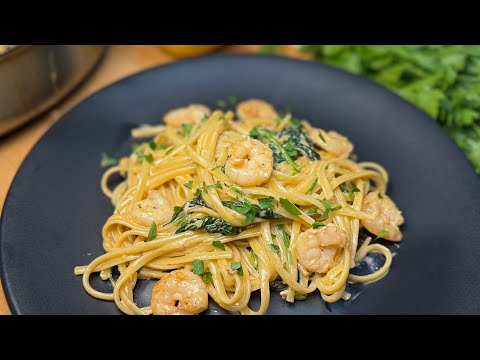 The BEST Creamy Garlic Shrimp Pasta! (Ready in Under 20 Minutes!)