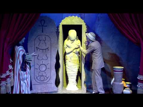 Charles Ludlam, The mystery of Irma Vep, Kansas City Repertory Theatre (2012).