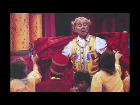 Udite! Udite, o rustici! - LEO NUCCI (Metropolitan Opera, NY, 1996)