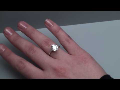 Cushion Cut Diamond 3.02 I SI2