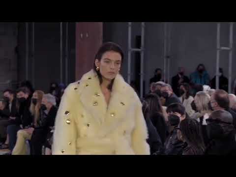 Beauise Ferwerda for Bottega Veneta FW 2022 2023 Milan Fashion Week february 26 2022