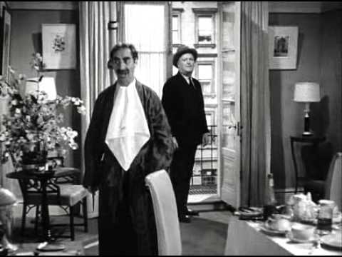 Marx Brothers - A Night at the Opera (1935)_(Scene: Hiding the beds)