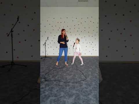 Vytautė Rimkutė (6 years old) ir mokytoja Gabrielė Kučinskaitė - Sparnai gerumo