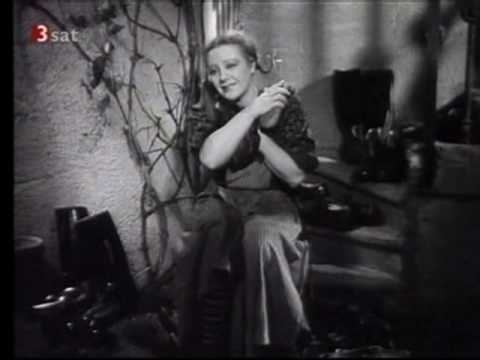 Franziska Gaal sings "Du passt so gut zu mir wie Zucker zum Kaffee" (I) Fragment