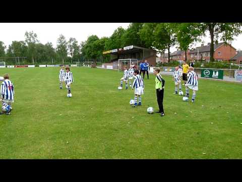 Training V.V. "Steenbergen" E1 door John de Wolf en Donny Gorter
