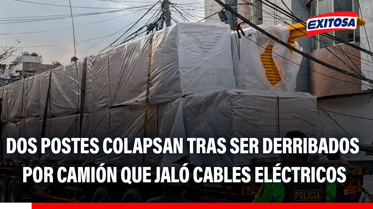 🔴🔵 Camión provoca el colapso de dos postes de alumbrado público en Chorrillos
