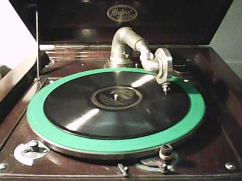 I'm Forever Blowing Bubbles - Charles Hart and Elliott Shaw-Victor 18540-B (1919)