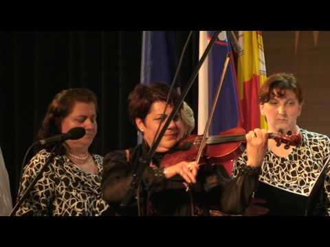 PESEM NE POZNA MEJA - RIBARI   VSI SKUPAJ ZDRUŽENI   PREMIKAMO MEJE IN POVEZUJEMO