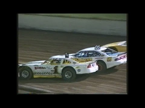 2001 $15k Super Sedan Grand Prix (Night 1): Charlton Raceway | 28th December 2001
