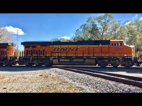 Pacing & Chasing Fast Freight Train From Waycross Georgia! BNSF & CSX Locomotives!