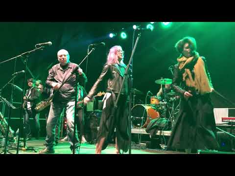 Hudba Praha & Michal Ambrož - Změna je život, De Generace, Špinavý záda