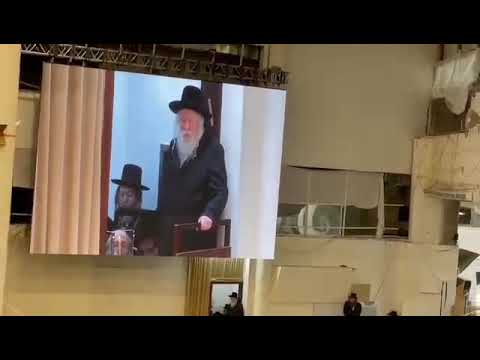Thousands Join Lighting 2nd Night Chanukah 5782 With Gerer Rebbe