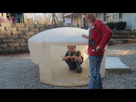 Making the pigloo with the kids.