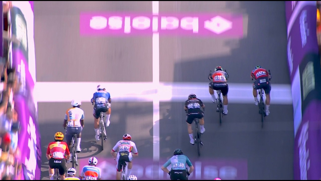 What a finish! 🚴‍♂️🔥 Olav Kooij  sprints to victory in thrilling bunch sprint - Baloise Belgium Tour