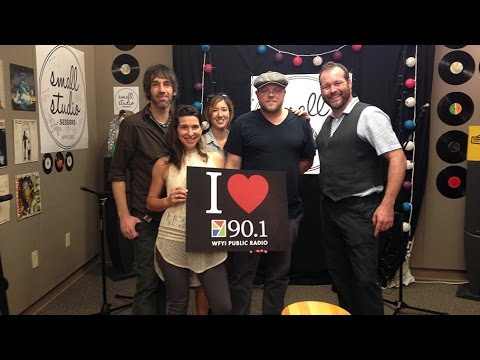 Thumbnail for Small Studio Sessions - Sarah Grain & the Billions of Stars by studio sessions with