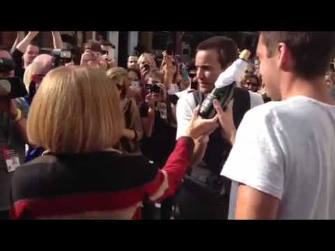 Anna Wintour christens Rag & Bone London store with bottle