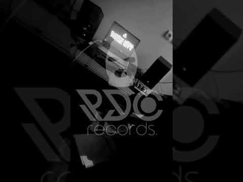 Atherapeftos Unreleased Couple