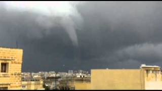 preview picture of video 'Waterspout Forming In Ta'xbiex'