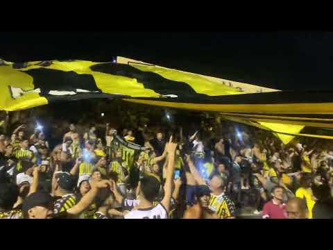 "Los pibes del cieeloo - almirante vs tristan suarez" Barra: La Banda Monstruo • Club: Almirante Brown • País: Argentina