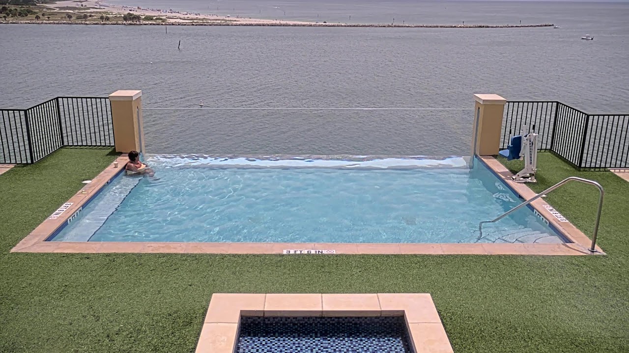 Live webcam view of Piscina de The Edge Hotel