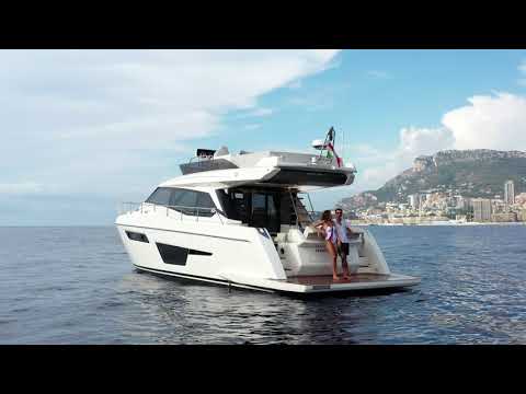 Ferretti Yachts 500 video