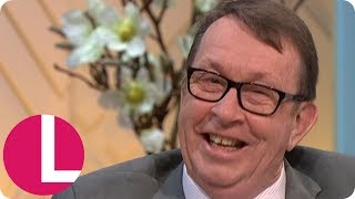 BGT&#39;s Father Ray Kelly Received a Standing Ovation From His Church | Lorraine