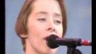 Suzanne Vega live in concert 1989 2/4