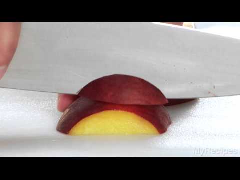 How To Slice Peaches