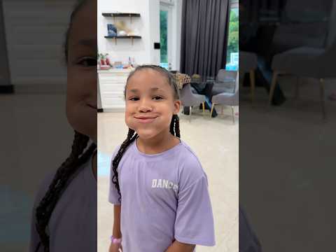 WHAT HAPPENED TO HER CHEEKS🤯