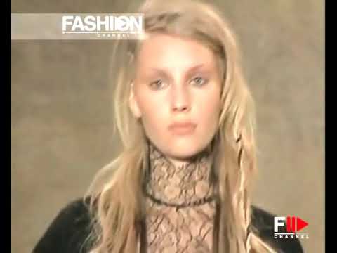 "DKNY" Autumn Winter 2001 2002 New York 2 of 3 Pret a Porter Woman by FashionChannel