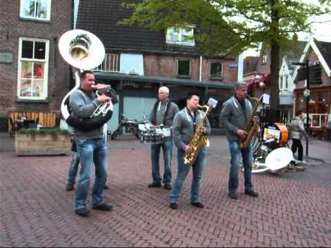 Langzaam wordt het zomer (fragment)