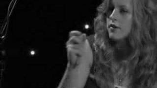 The Donnas - Intro Bitchin'