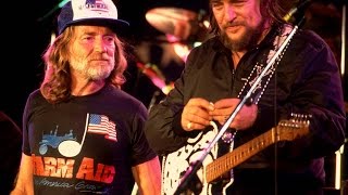Tribute To WAYLON JENNINGS &amp; WILLIE NELSON *** GOOD HEARTED WOMAN *** Incl. JESSE COLTER