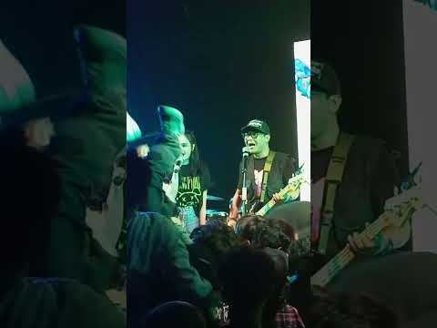 Pyong Pyong ft Fanny Soegibornean - Aku dan Dunia (Live Concert) | Rockaroma