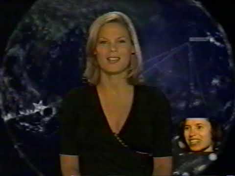 MTV News - Natalie Merchant gets hit in the face with sunflowers, June 1998