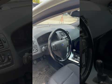 фото volvo v50 i рестайлинг 0