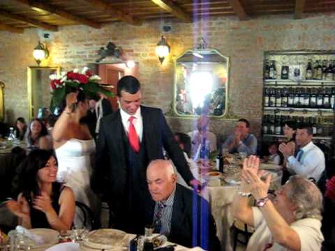 Entrano gli sposi.AVI