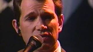 Chris Isaak; “Graduation Day”. Jay Leno 1996