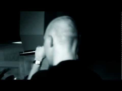 Suur Papa & Scardoff - Astu Nagu Gangster LIVE @ Telliskivi loomelinnak.mp4