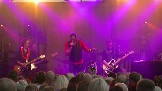 Lauri Tähkä - Lemmen kahleet -Sampea ja Samppanjaa (2015)