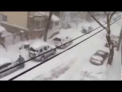 Hoje dia 13-02-2014 as 8:30 da manha esta esta neve e vai cair o dia todo.