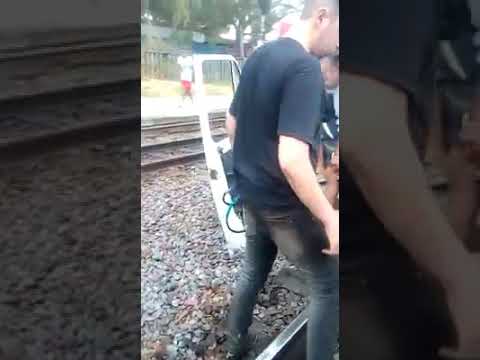 Accidente en la barrera de Munro: Una formación del Belgrano Norte embistió a una camioneta