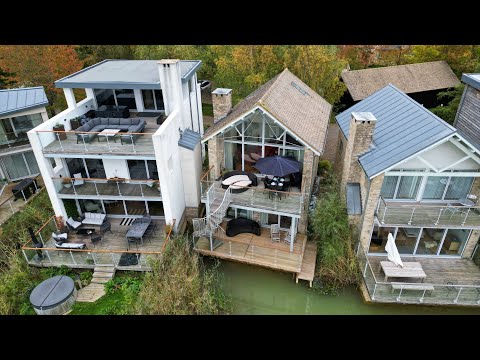 Howells Mere 16, 'Indian Summer' - Lakeside Holiday Home set on Howells Mere in the Cotswold Lakes